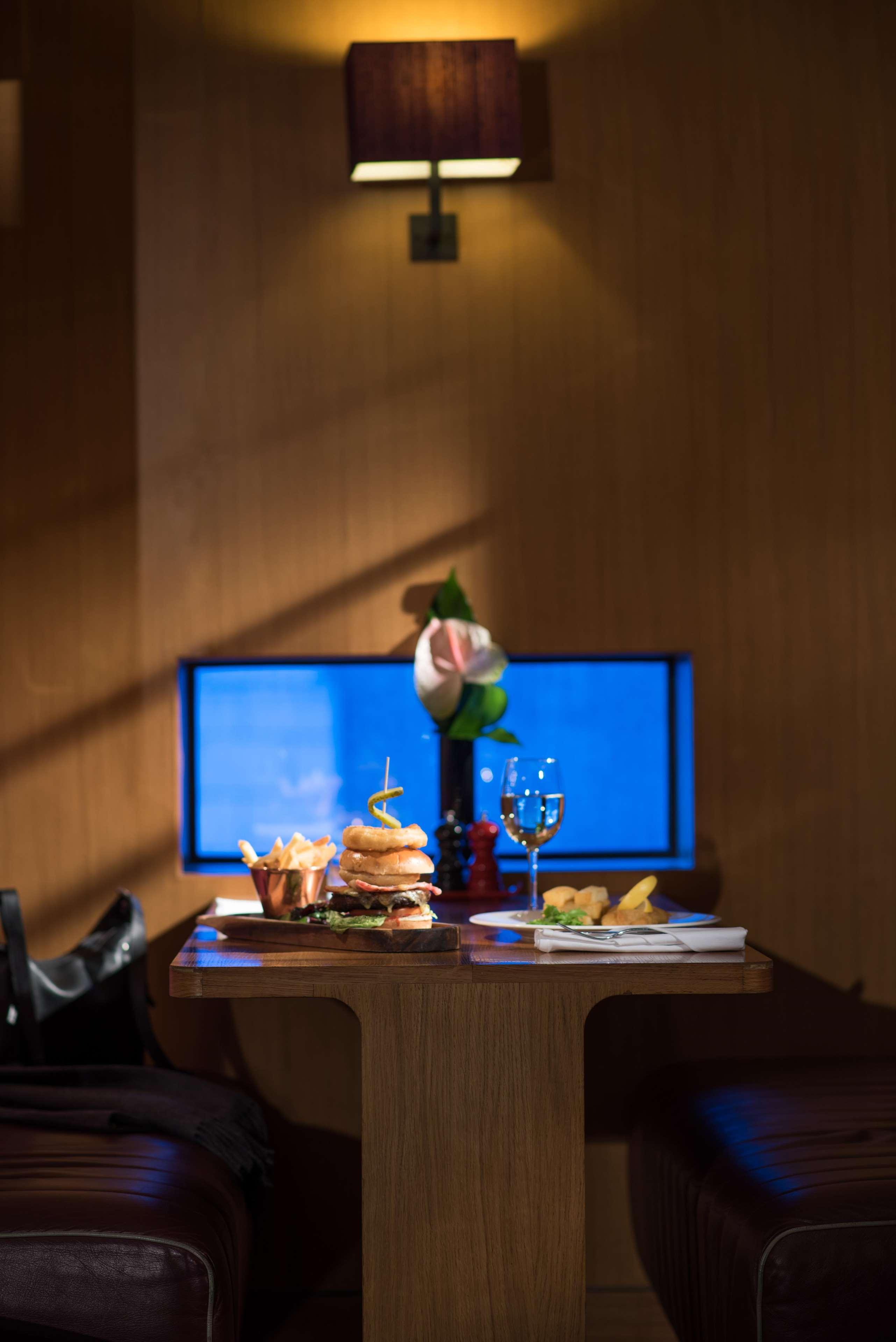 The Fitzwilliam Hotel Belfast Ngoại thất bức ảnh Room service
