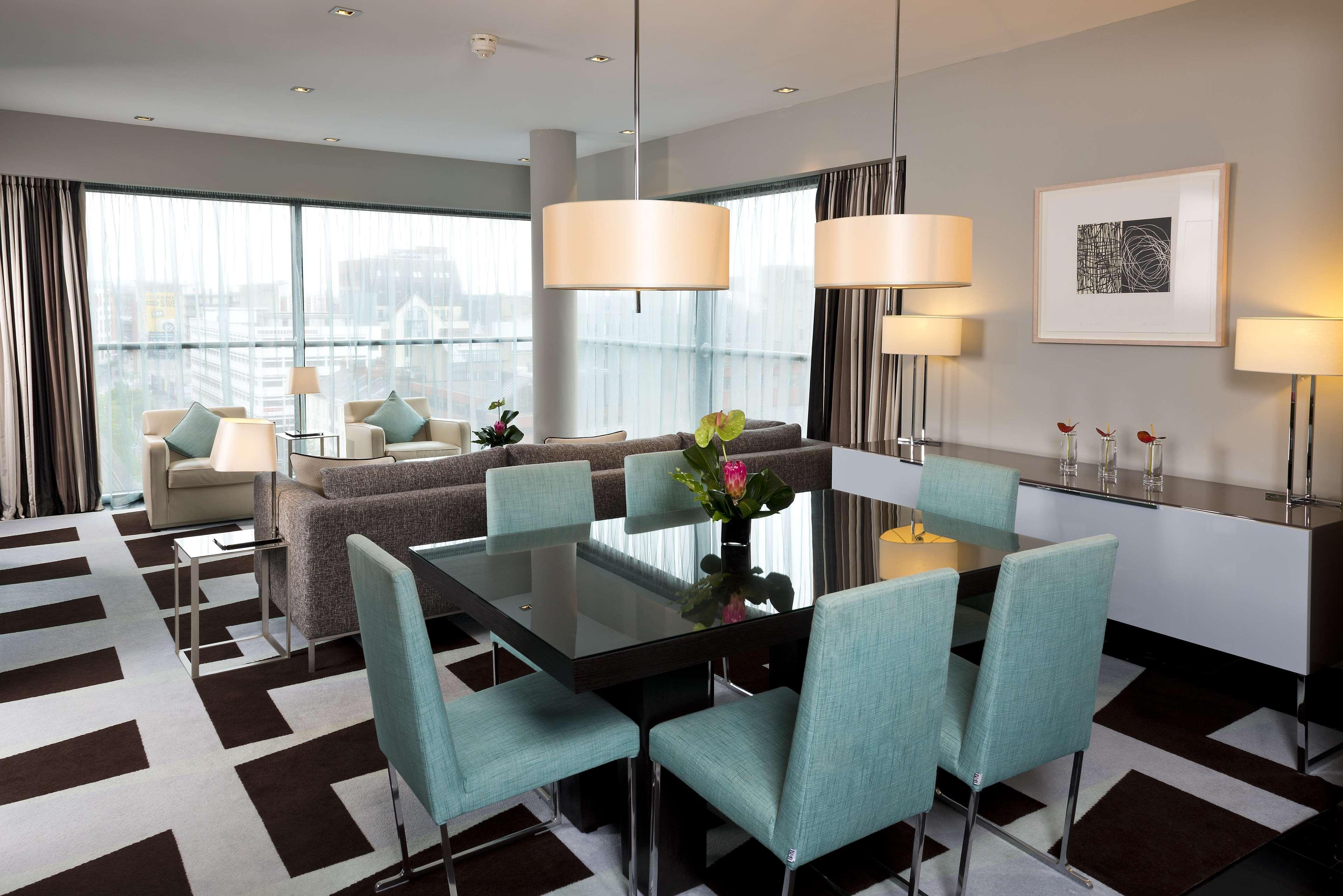 The Fitzwilliam Hotel Belfast Ngoại thất bức ảnh A suite at the InterContinental London The O2
