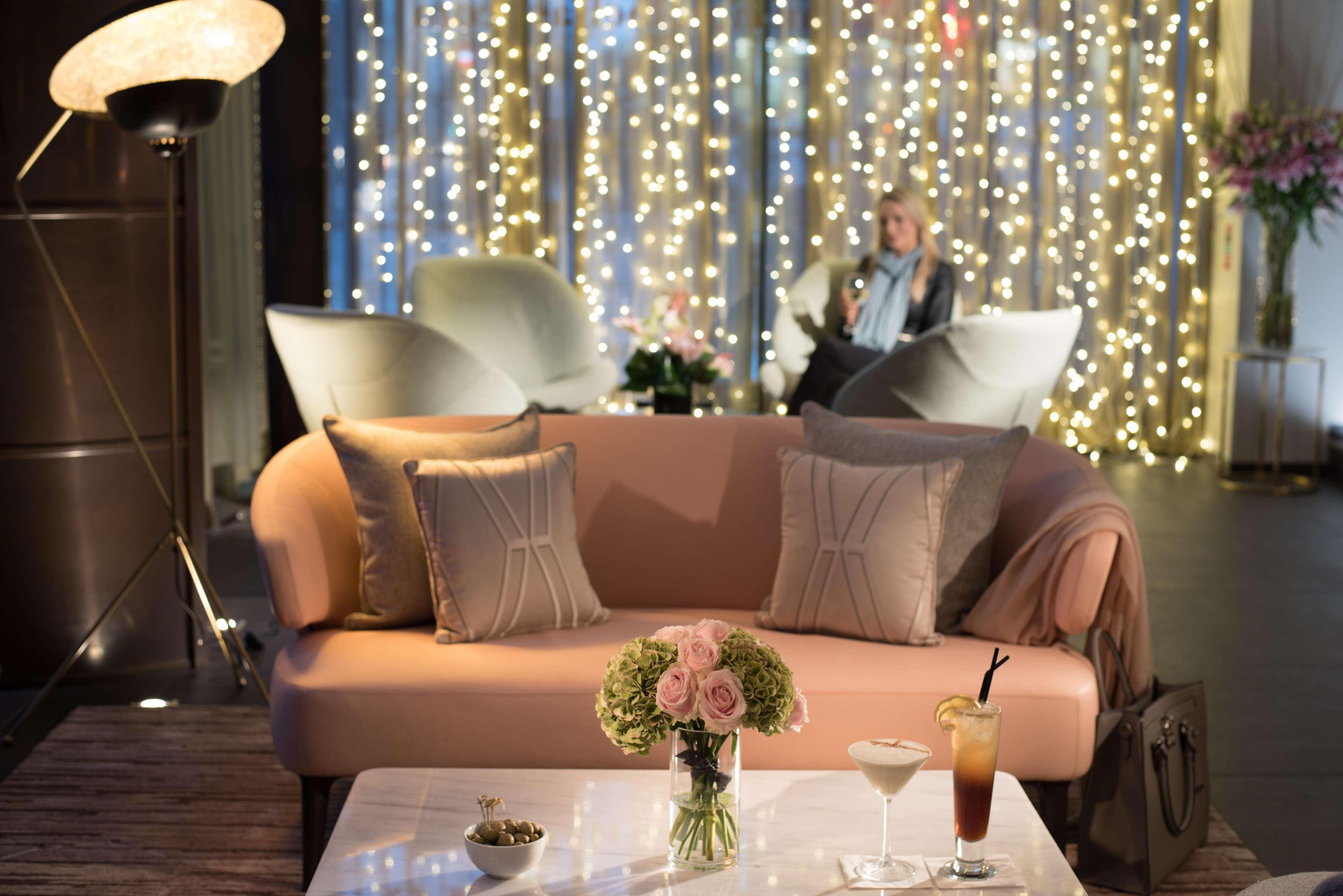 The Fitzwilliam Hotel Belfast Ngoại thất bức ảnh The Lounge at London Heathrow Airport