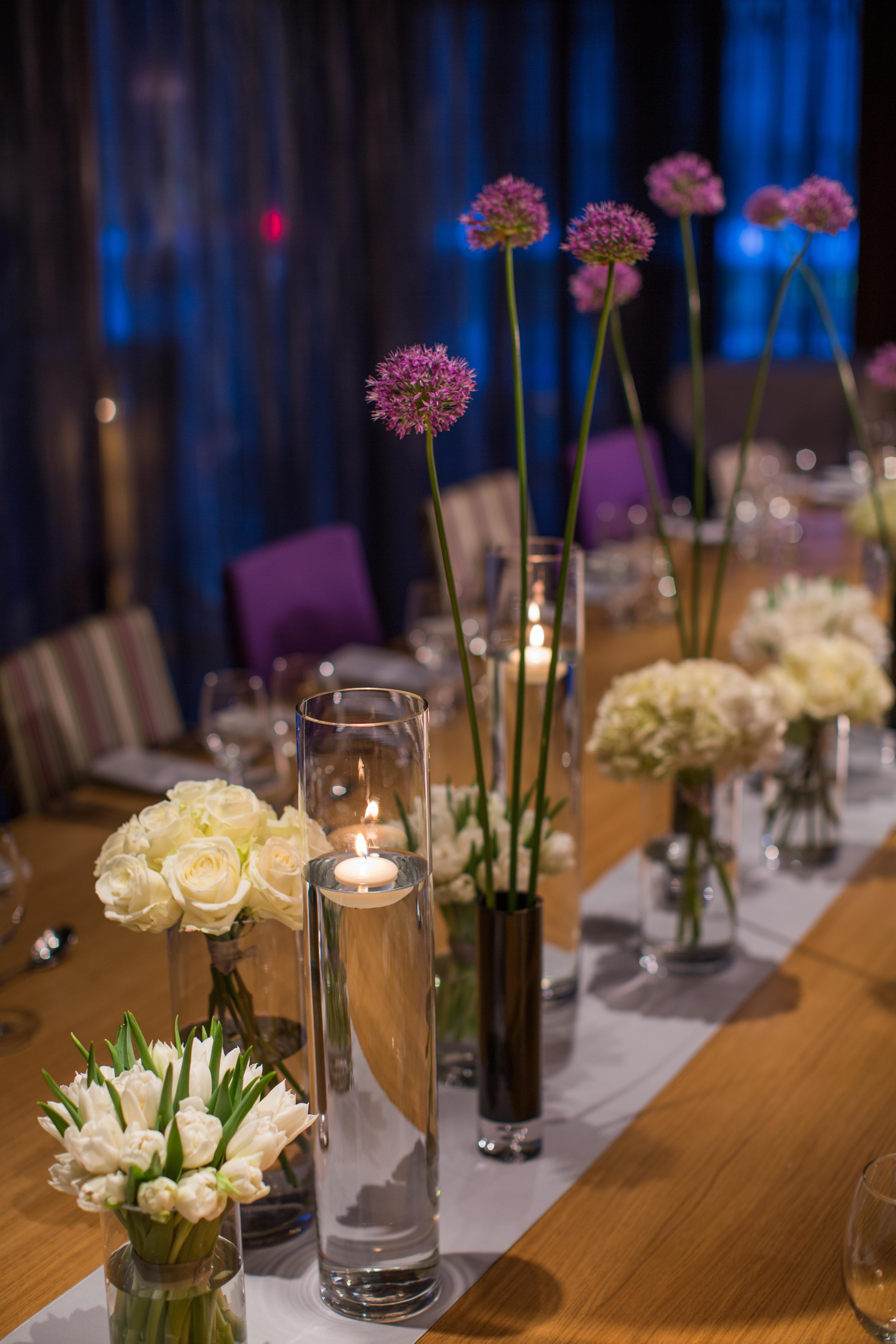 The Fitzwilliam Hotel Belfast Ngoại thất bức ảnh A table decorated with flowers and candles